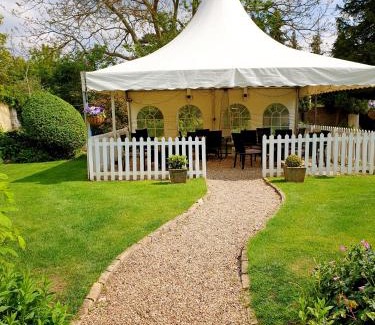 Saffron Walden Lit Et Petit-Déjeuner | The Crown House Inn