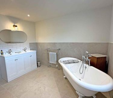 Lea Hôtel | The Crown Inn Lea