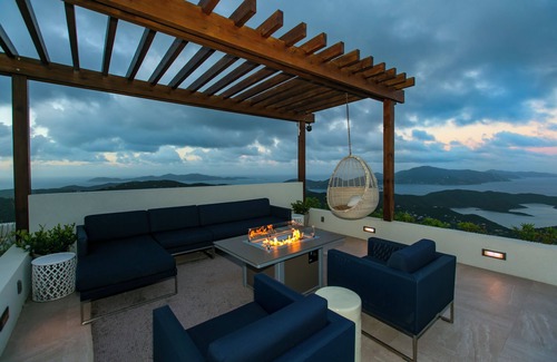 Estate Carolina Villa | Les meilleures vues ABSOLUES de l'ensemble des îles Vierges et de Porto Rico!