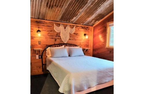 Days Creek Maison | The Crows Nest at Pachamama Farm