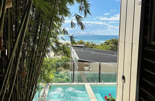 Currumbin Maison | The Currumbin Treehouse - Sauna/Ice bath/Float tank/Pool/Spa. Secluded retreat!