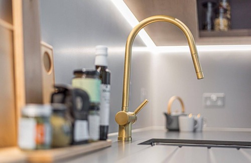 Peninsula Appartement | The Cut- Stylish Family Home by Riverside