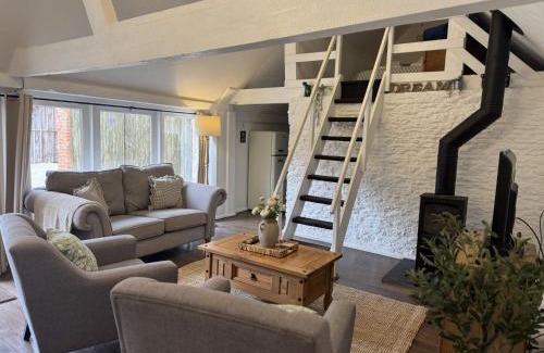 Lechlade Maison | The Dairy Cotswolds Cottage Farm With Pool