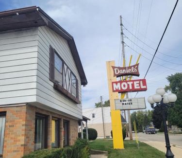 La Salle Hôtel | The Daniels Motel