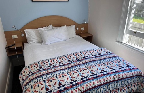 Devonport Cabine | The Dannebrog Lodge Room 1
