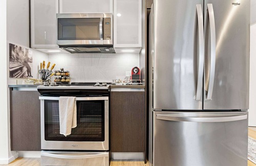 Shawmut Appartement | The Dazzling Two-Bedroom, Two-Bath Suite in South End!