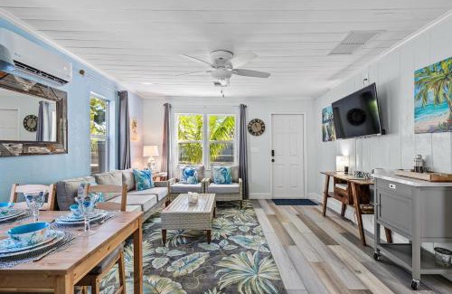 Delray Beach Maison | The Delray Twin Cottages Retreat 4 bedrooms Heated Pool and Spa Oasis