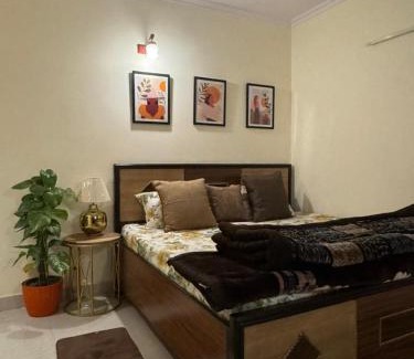 Malviya Nagar Appartement | The Den- Private Apartment for Long stays