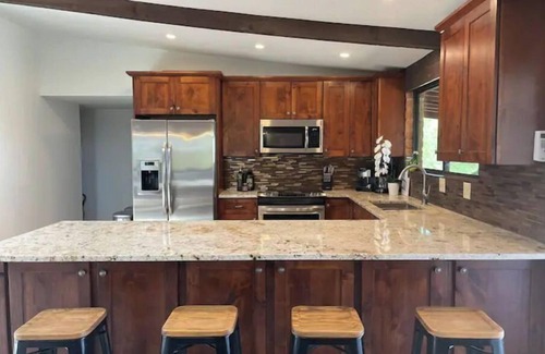Tucson Maison | The Desert Vista Adobe with breathtaking views, pool & hot tub!