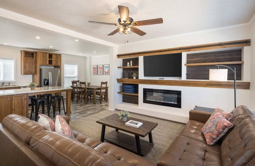 La Sal Maison | The Destination: Window to the La Sals & Moab, UT