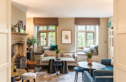 Bourton Hôtel | The Dial House