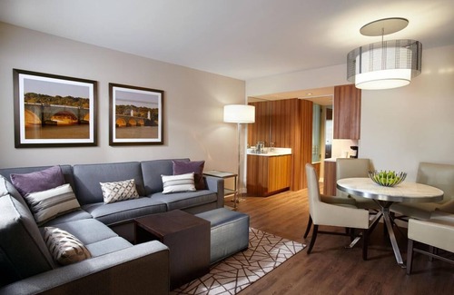 West End Station Balnéaire | The District by Hilton Club - 2 Bedroom Sleeps 6 just steps from Georgetown