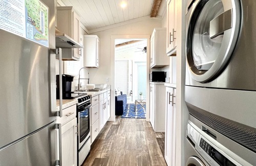 Clermont Maison | The Dockside House - Lakeside Tiny Home Near Orlando