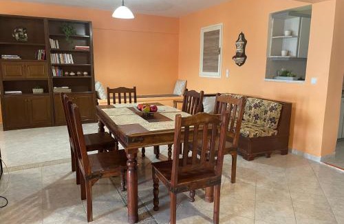 Molos-Agios Konstantinos Maison | The Doctor's house - Το σπίτι του γιατρού