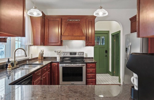 Shippensburg Maison | The Doctor’s House: 4BR, Historic Elegance & Downtown Adventure - Sleeps 9!