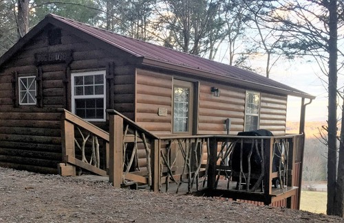 Sparta Maison | "The DogHouse" a Pet Friendly Cabin on a 50 Acre Horse Farm, The Doghouse - Pet Friendly Cabin w/ Vi