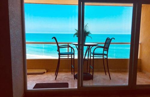 Playa Encantada Appartement | The Dolphins Ocean Front-Beach 2 BR 2Bth