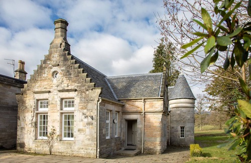 Dollar Appartement | The Dower House at Solsgirth Home Farm - sleeps 4 guests in 2 bedrooms