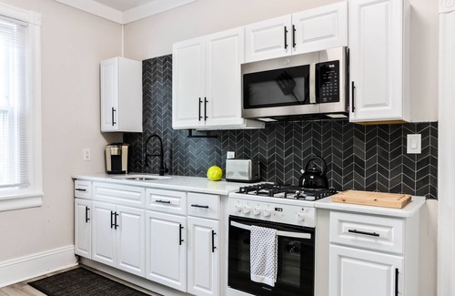 Bethlehem Maison | The Downtown Hive: Sophisticated stay steps from Main St Bethlehem!