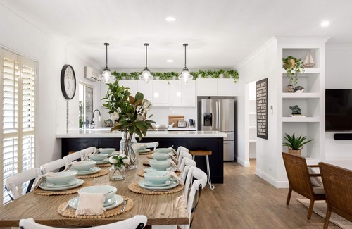 Murarrie Maison | The Duchess - Stunning Hamptons Oasis with Pool