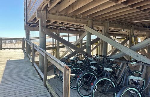 Ocean Bay Park Maison | The Dunes -Oceanfront Renovated Home with Direct Beach Access in OBP. Sleeps 16!
