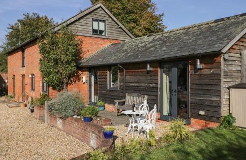 Dunbridge Maison | The DunnitManor Farm