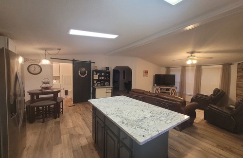 Kedron Maison | The DW - Spacious and Cozy