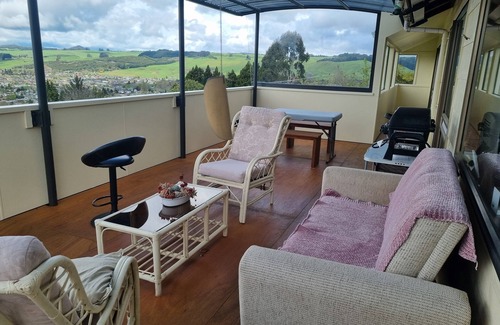 Rotorua Maison | The Eagles Nest - Comfortable quiet oasis with an awesome view!