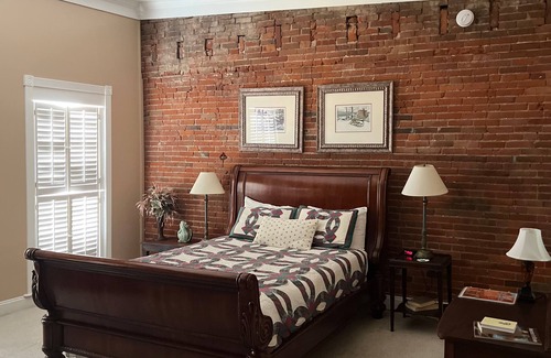Louisiana Hôtel | The Eagles Nest Inn