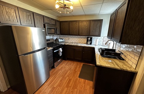 Charleston Maison | The East End Cabana - 2 bed 2 bath house right between downtown & State Capitol
