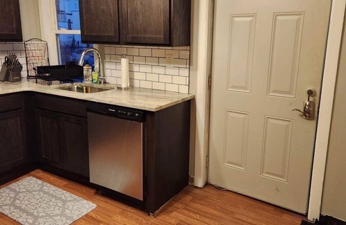 Charleston Maison | The East End Cabana - 2 bed 2 bath house right between downtown & State Capitol