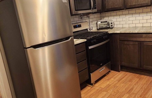 Charleston Maison | The East End Cabana - 2 bed 2 bath house right between downtown & State Capitol