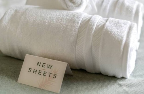 Niagara-on-the-Lake Cottage | The Eden Cottage Sauna Family Friendly.