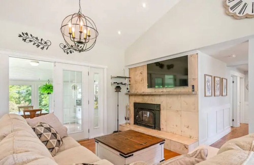Niagara-on-the-Lake Cottage | The Eden Cottage Sauna Family Friendly.
