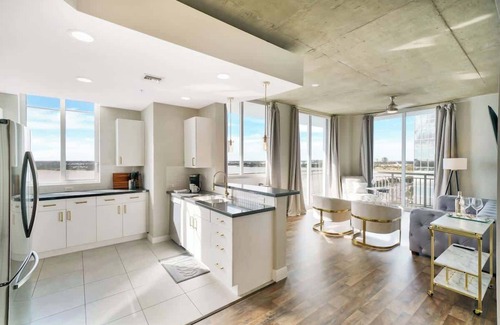 West Palm Beach Appartement | Beautiful 2/2 Corner Unit in WPB