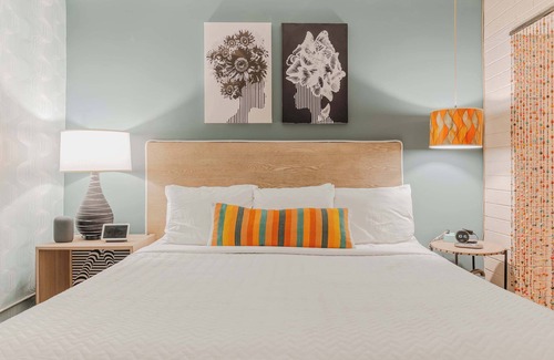 Governmental Mall Hôtel | The Egyptian - Retro Modern Motel - Room 203