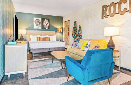 Governmental Mall Hôtel | The Egyptian - Retro Modern Motel - Room 203