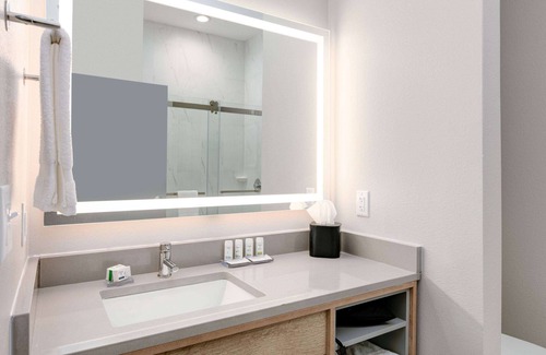 Little Elm Hôtel | The Elm, a Ramada by Wyndham