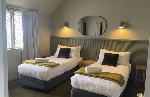 Merivale Hôtel | The Elmwood Motel