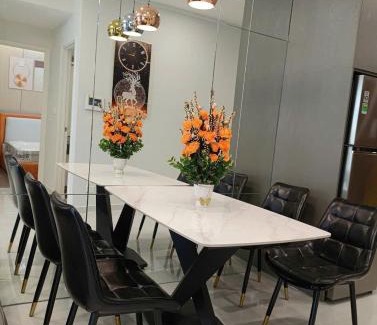 Thuan An Appartement | The Emerald Golf View