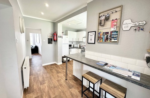 Morecambe Maison | “The End House” 2 minutes walk to the beach