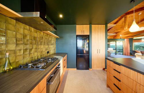 Hapuku Maison | The Entire Mangamaunu Retreat
