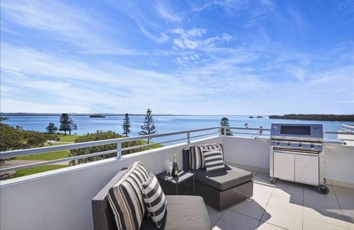The Entrance Appartement | The Entrance Waterfront Penthouse+Jacuzzi+BBQ