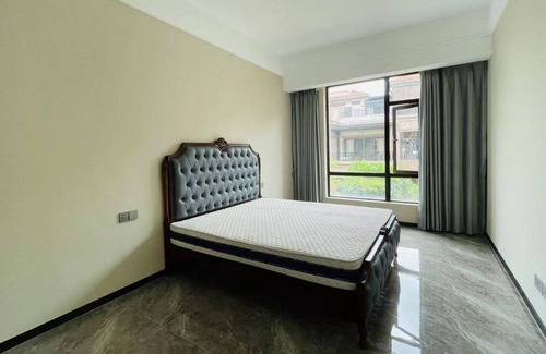 Futian CBD Appartement | The environment next to the park is beautiful