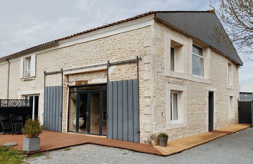 Prisse-la-Charriere Villa | Domaine de Saint Florent - Jusqu'à 12 personnes