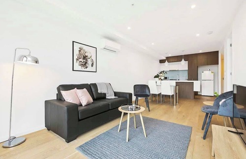 Carnegie Appartement | The Even Apartment in Carnegie with parking
