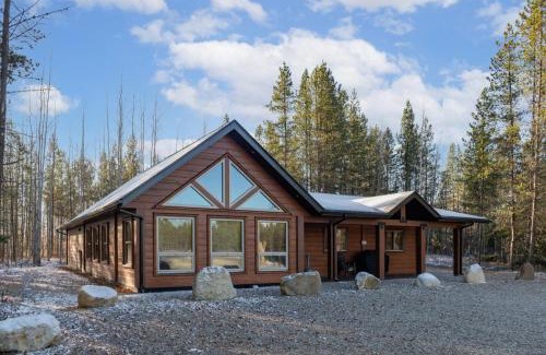 Valemount Maison | The Evergreen Cabin
