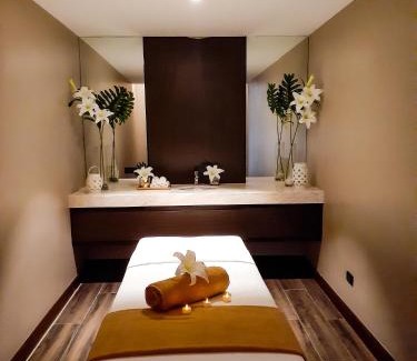 Talon Dos Hôtel | The Excelsior Hotel Las Piñas