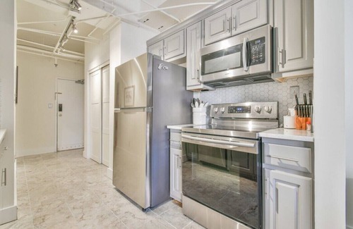 Athens Appartement | The Executive Loft - Walk to Sanford Stadium!