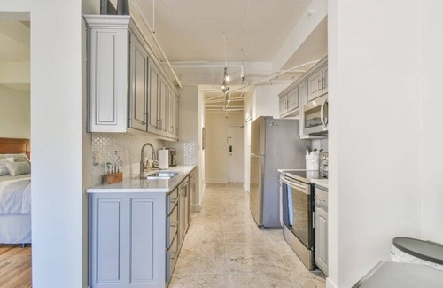 Athens Appartement | The Executive Loft - Walk to Sanford Stadium!